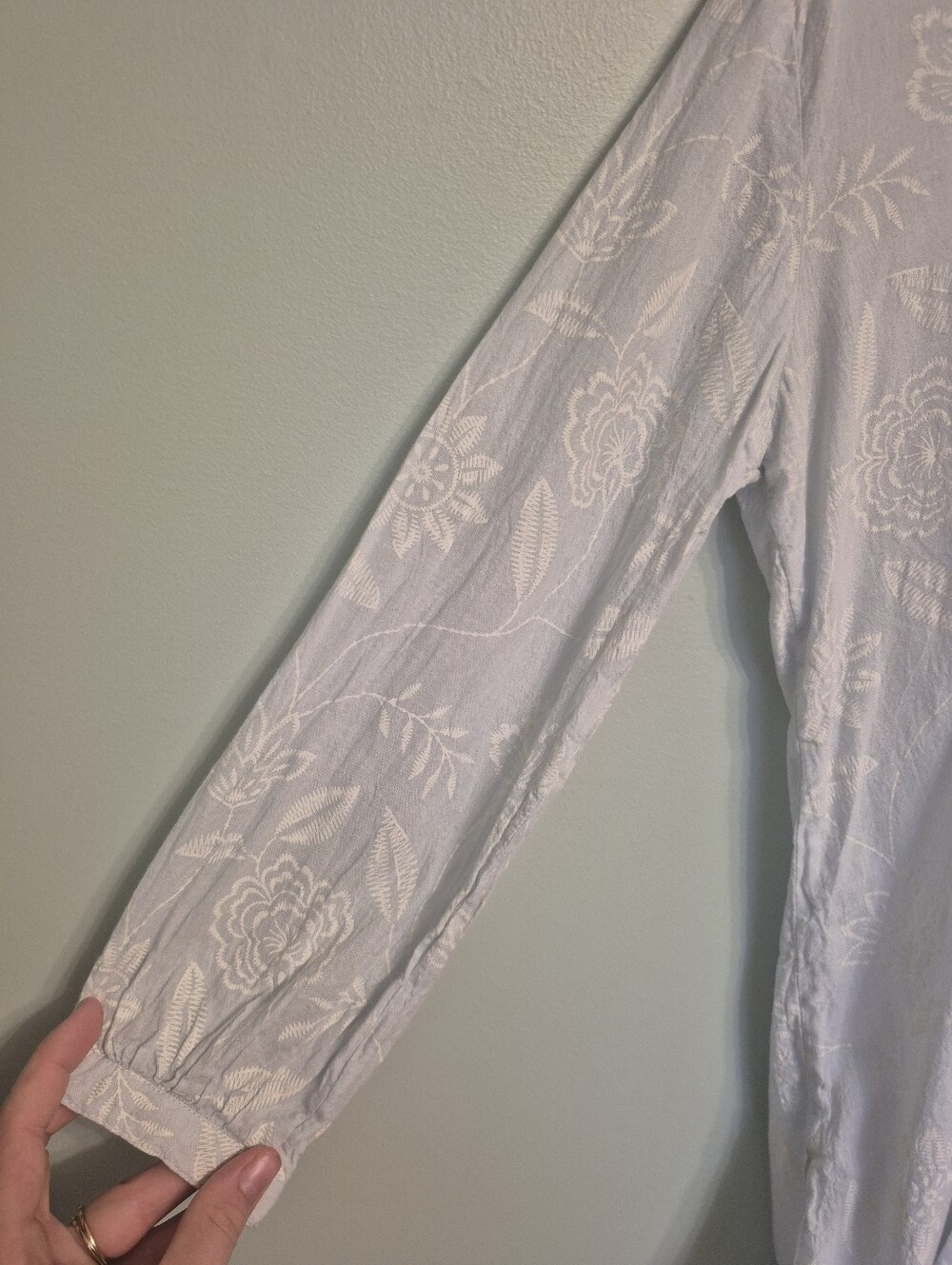 Utsa Women's Boho Coastal Blue Floral Embroidered Henley Tunic Size Small - Picture 4 of 9